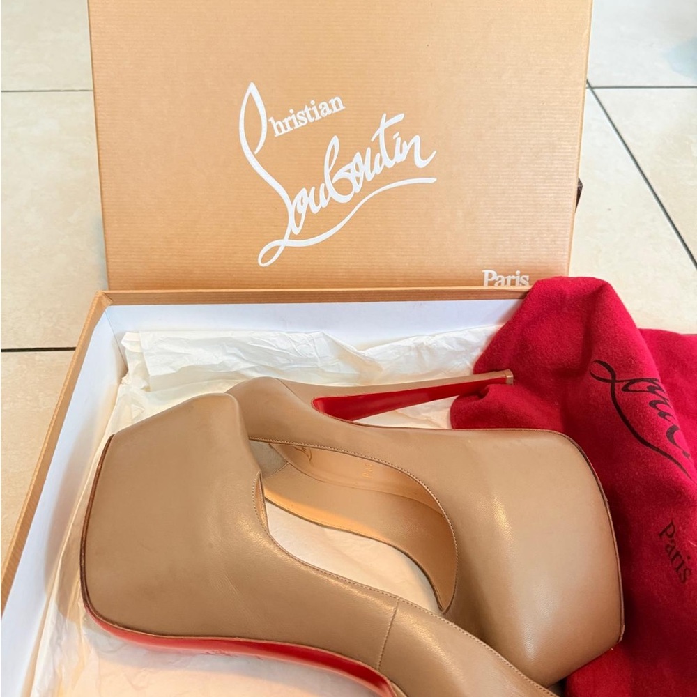 Christian Louboutin Daffodile Grege Heels